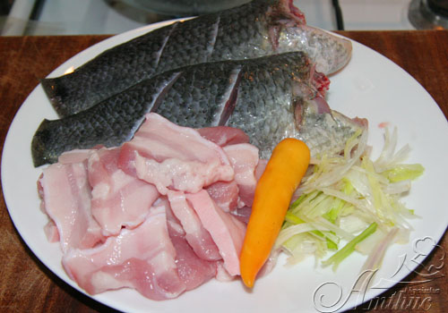 Cá rô kho thịt ba rọi