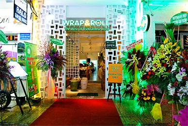 Wrap&Roll khai trương chi nhánh mới tại khu phố Tây