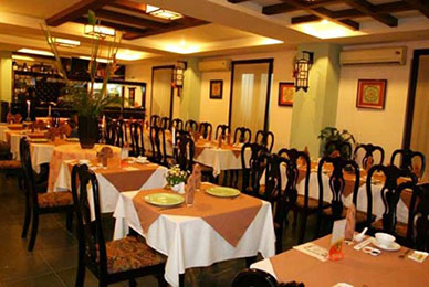 Nhà hàng Bạch Dương - La Taverne